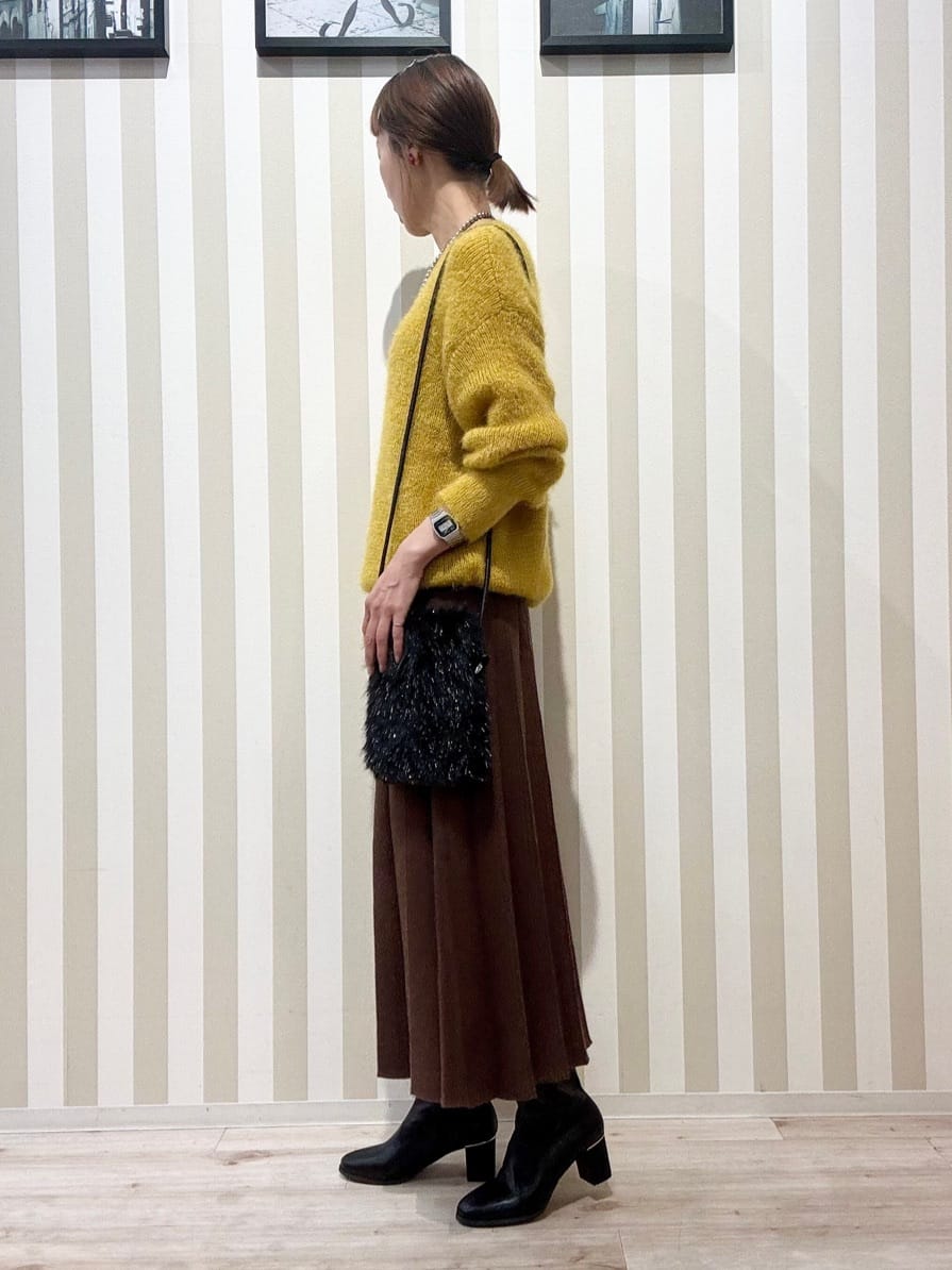 まつこさんの「SHOO･LA･RUE｜【高レビュー/セットアップ可】女性らしさ際立つ 洗えるもちもちニットスカート」を使ったコーディネート