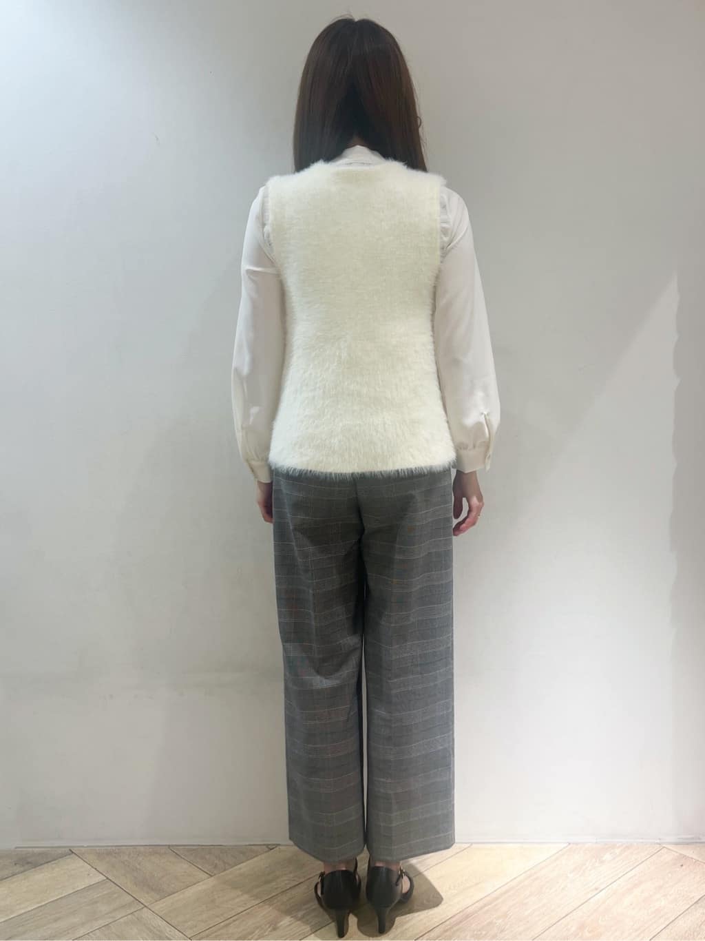 nanaさんの「index｜《andGIRL掲載》フェザーペプラムジレ【洗濯機OK／抗ピル】」を使ったコーディネート