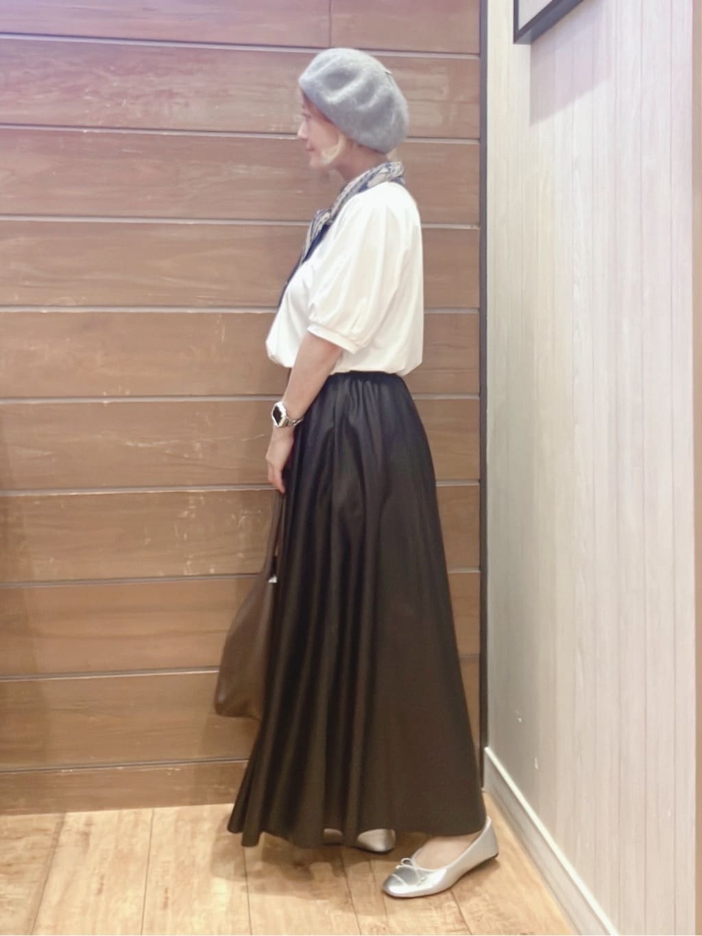 aaamiさんの「SHOO･LA･RUE｜【S-LL/ひんやり/UV】スキッパーネックで女性らしい きれい見えトップス」を使ったコーディネート