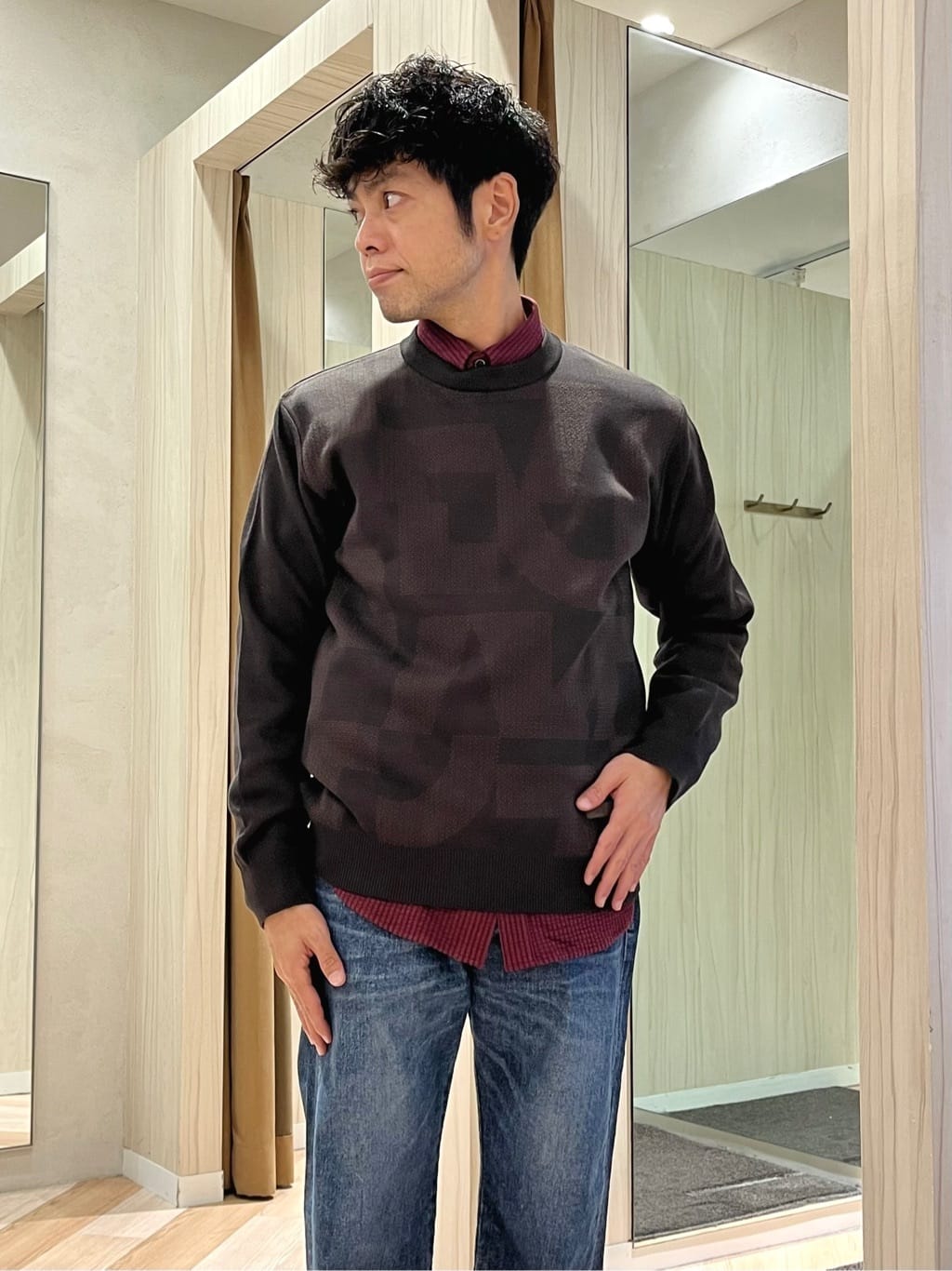 URAさんの「TAKEO KIKUCHI｜【Made in JAPAN】ビッグチェック＆スライドパズル柄 ニット」を使ったコーディネート