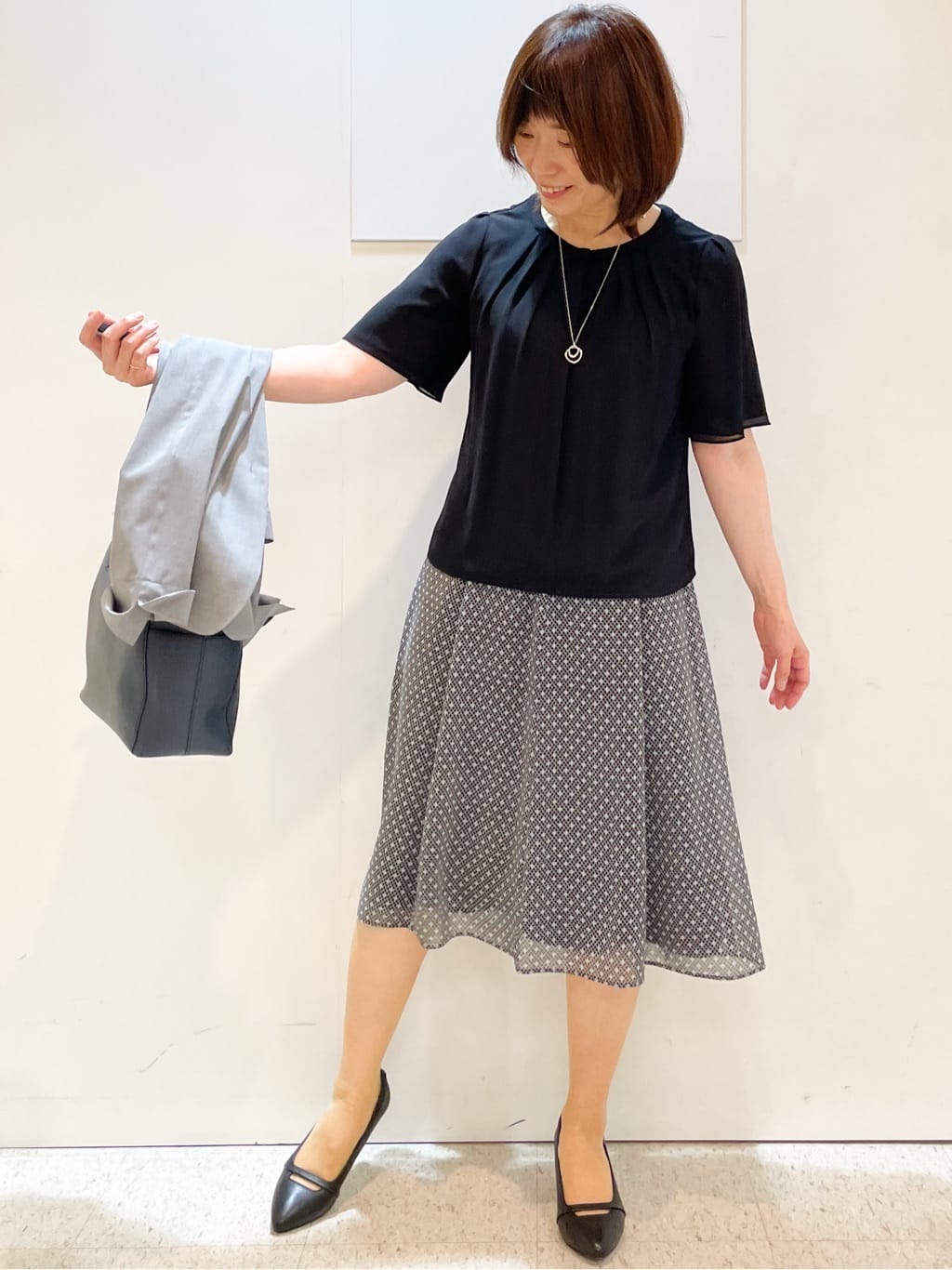 めいさんの「Reflect｜【一枚着で着映え◎／ジャケットのインナーにも】フロント開きブラウス」を使ったコーディネート
