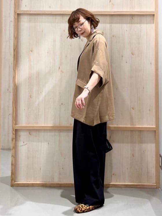 nakoさんの「THE SHOP TK｜ドルマン半袖ジャケット【洗える】」を使ったコーディネート
