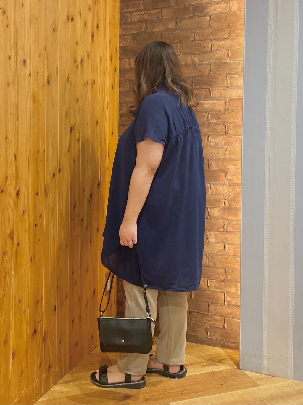 Risaさんの「SHOO･LA･RUE｜【S-LL/体型カバー】さらりとしたタッチが心地よい バックギャザーブラウス」を使ったコーディネート