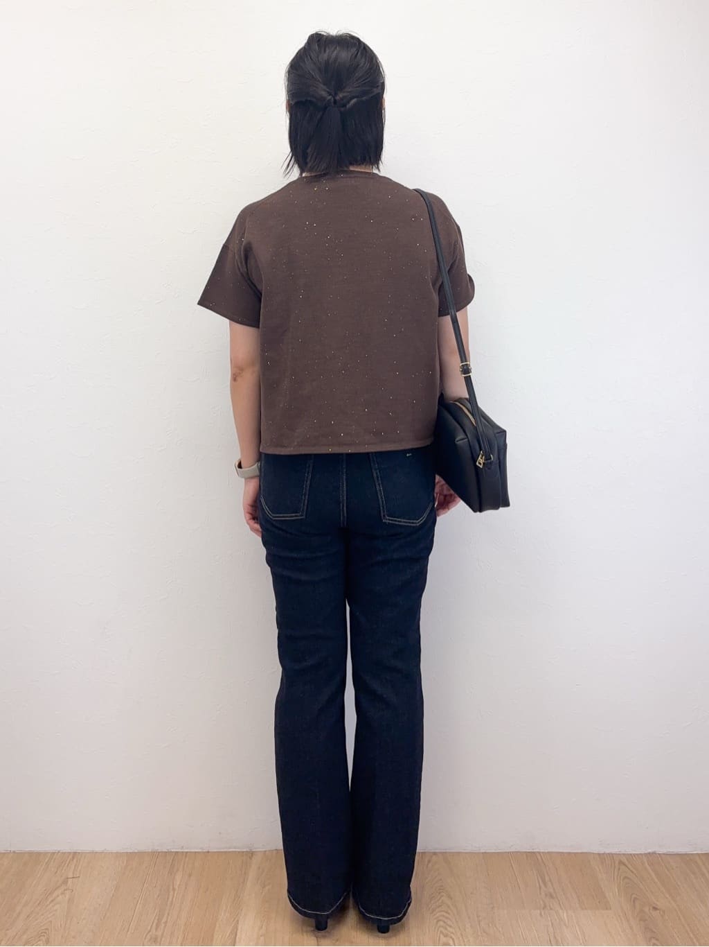 Takeさんの「OPAQUE.CLIP｜スパンコールサマーニット【洗濯機洗い可／抗ピル】」を使ったコーディネート