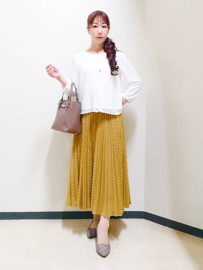 花さんの「Reflect｜【イージーケア】サークルダイヤ柄レースプリーツスカート」を使ったコーディネート