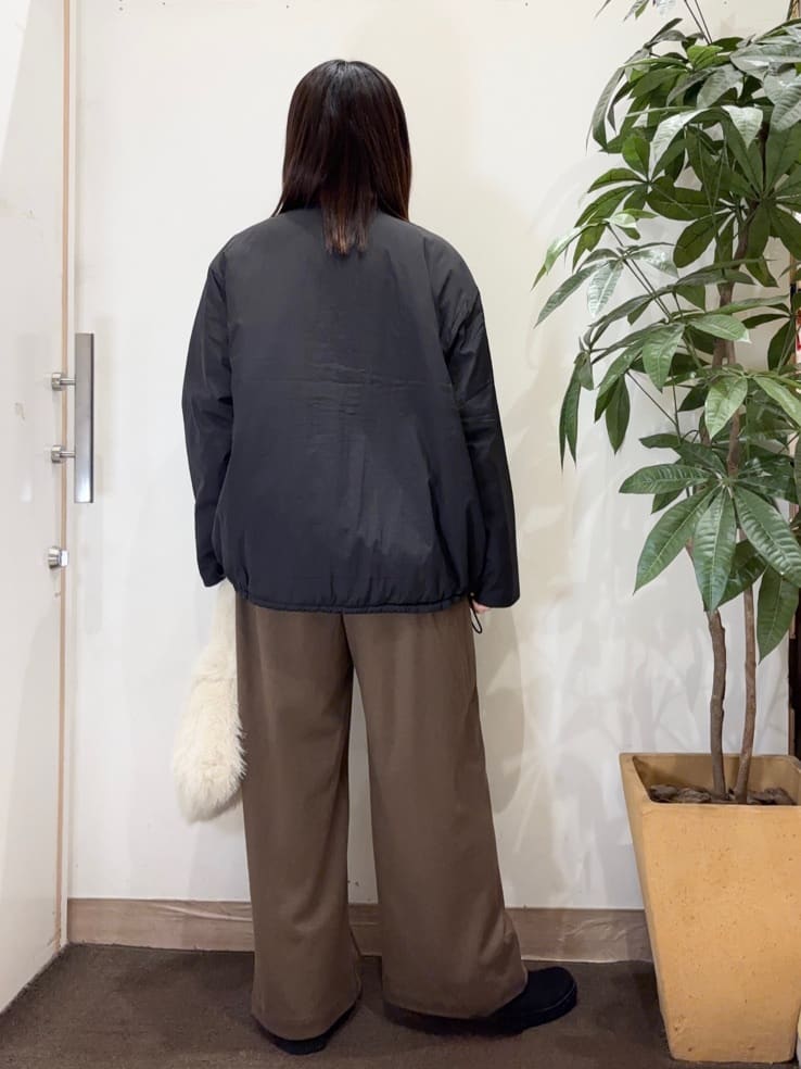 宗形さんの「SHOO･LA･RUE｜【洗濯機可/撥水/リバーシブル】 ノーカラー中綿ブルゾン」を使ったコーディネート