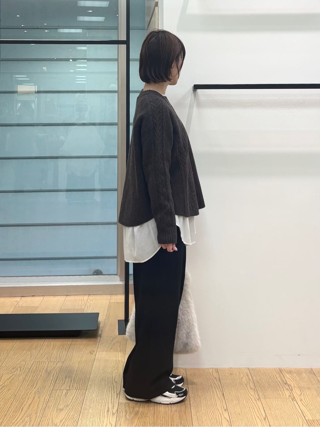 asamiさんの「INDIVI｜【洗える】ケーブルデザイン ラウンドヘムニット」を使ったコーディネート