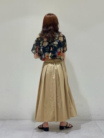 kyokaさんの「UNTITLED｜【セットアップ可/花柄エレガント】アンティークフラワー柄ブラウス」を使ったコーディネート