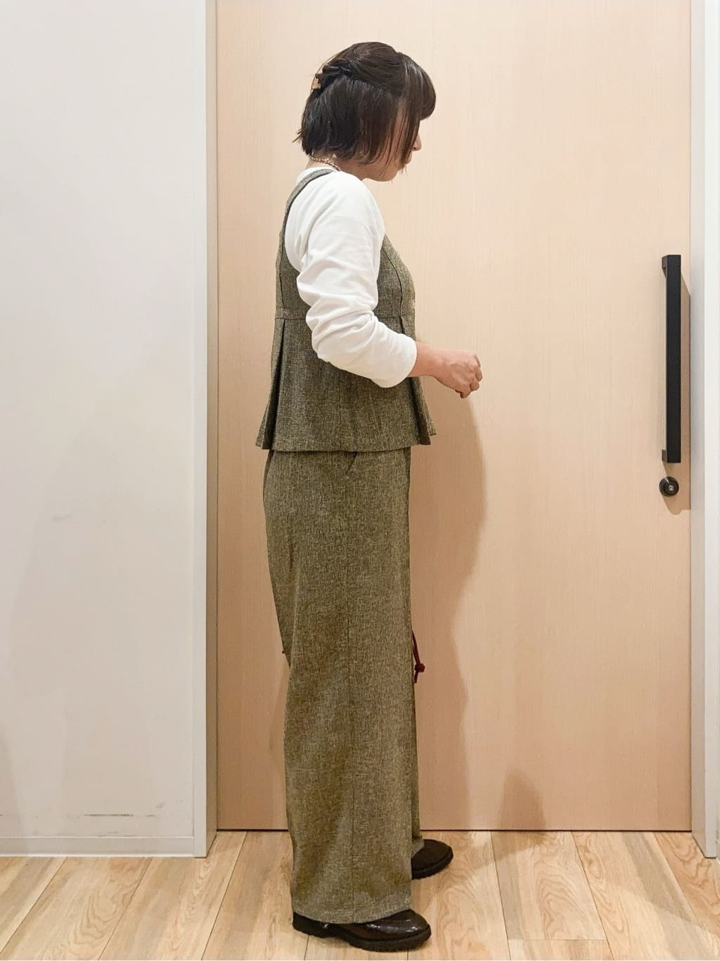 yocchiさんの「SHOO･LA･RUE｜【2点セット】着るだけで決まる クラシカルなツイード調セットアップ」を使ったコーディネート