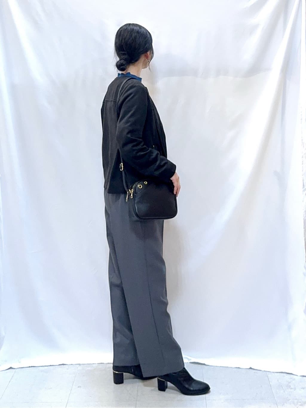 𝐇𝐢𝐫𝐨𝐦𝐢さんの「SHOO･LA･RUE｜【S-LL】ウエストリボンがアクセント ゆったりテーパードパンツ」を使ったコーディネート