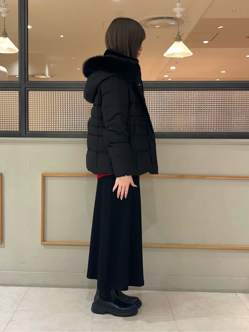 kumiさんの「INDIVI｜【名品／撥水／抗菌防臭】ショート丈リサイクルダウンコート」を使ったコーディネート