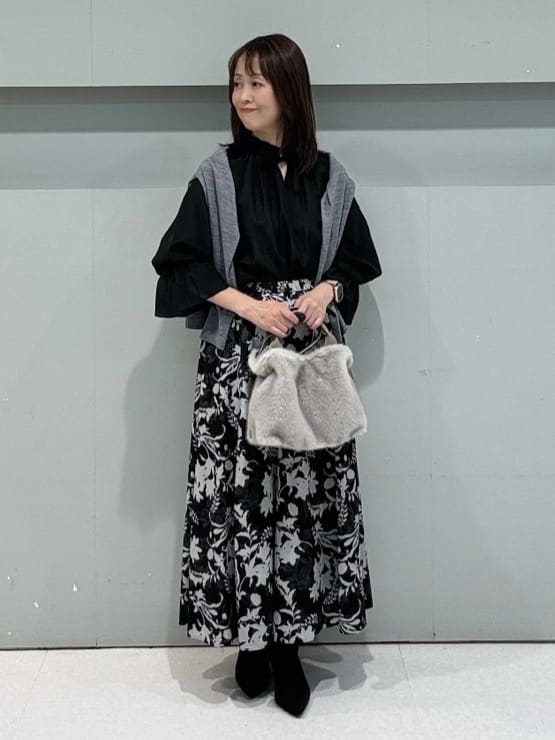 makiさんの「UNTITLED｜【アンサンブル可/洗える/Vネック】ウールシルクカーディガン」を使ったコーディネート