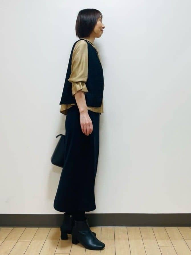 Riiさんの「Reflect｜【軽い羽織に◎】フロントファスナー開きベスト」を使ったコーディネート