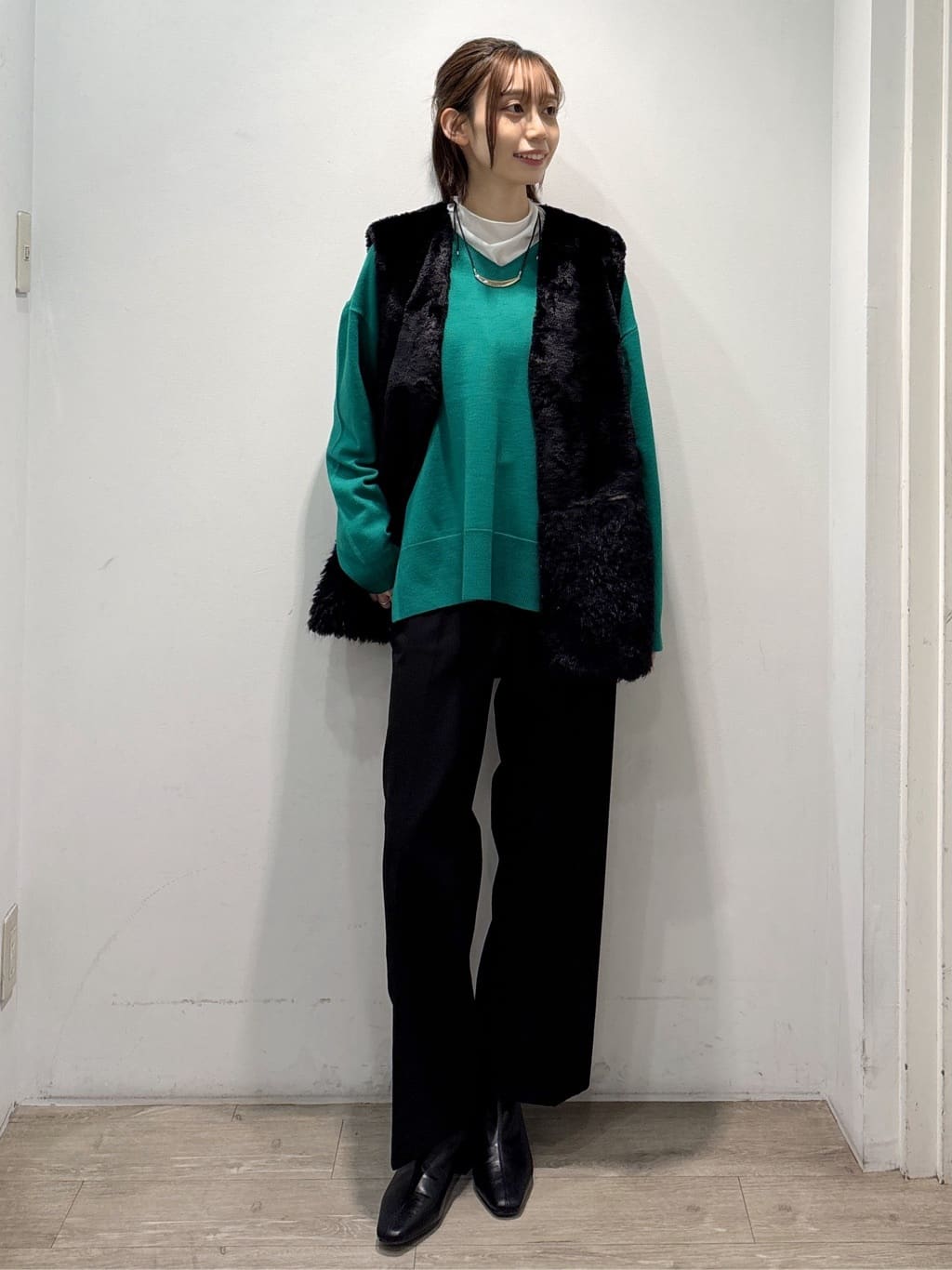 ぶまりんさんの「OPAQUE.CLIP｜Vネックニット／エクストラファインメリノウール【THEシリーズ／洗濯機OK】」を使ったコーディネート