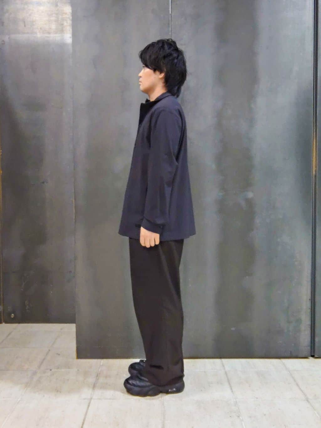 shiominさんの「TAKEO KIKUCHI｜【3D ナイロン ストレッチ】スタンドカラー シャツブルゾン」を使ったコーディネート