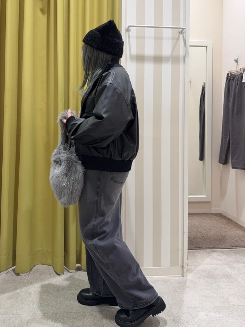 sakinoさんの「SHOO･LA･RUE｜【S-LL】大人綺麗 レザー調リブブルゾン」を使ったコーディネート