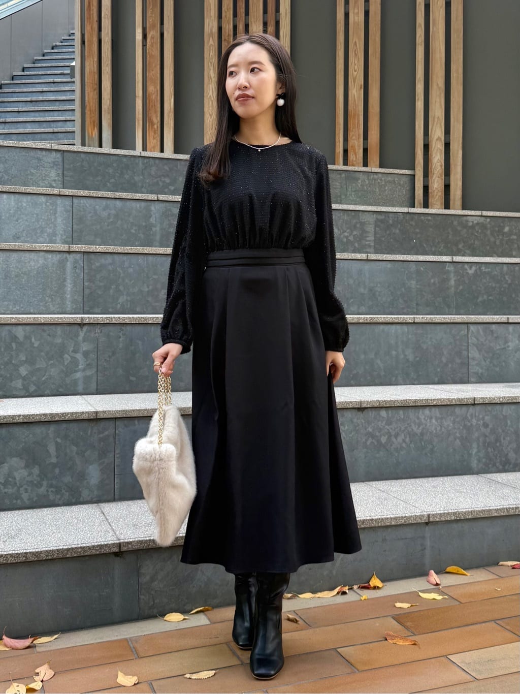 teiさんの「Couture brooch｜フェイクファーチェーンバッグ」を使ったコーディネート