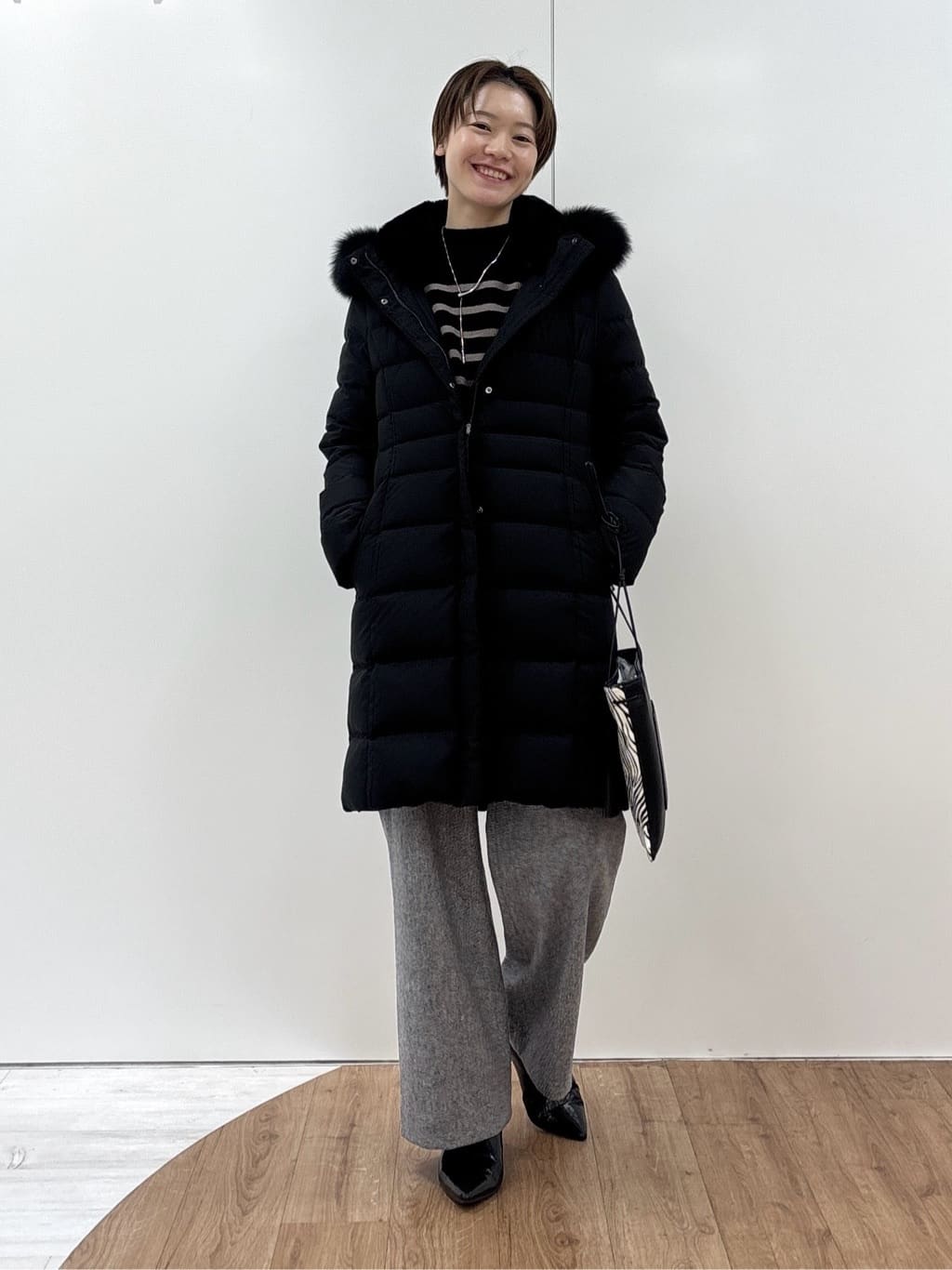 kanaeさんの「INDIVI｜【名品／撥水／抗菌防臭】ロング丈リサイクルダウンコート」を使ったコーディネート