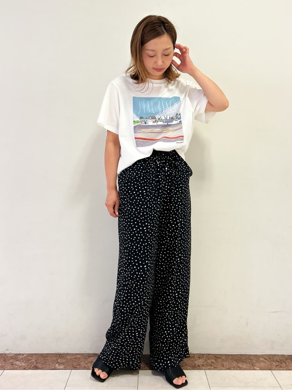 madokaさんの「OPAQUE.CLIP｜風景イラストプリントTシャツ」を使ったコーディネート