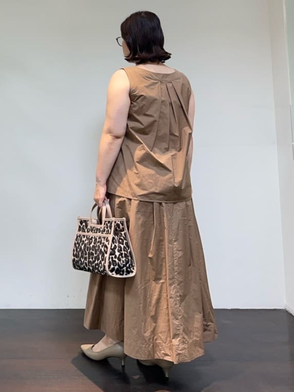 Asamiさんの「UNTITLED｜【2WAY/セットアップ可/ノースリーブ/前ボタン】ファブリカブラウス」を使ったコーディネート