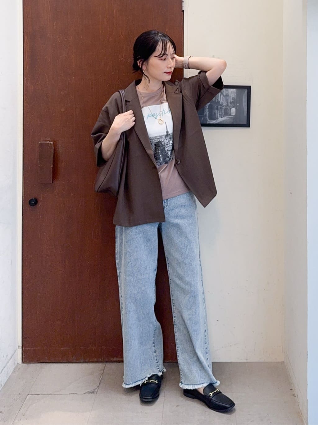 𝐇𝐢𝐫𝐨𝐦𝐢さんの「SHOO･LA･RUE｜【セットアップ可/洗濯後しわになりにくい】5分袖テーラードジャケット」を使ったコーディネート