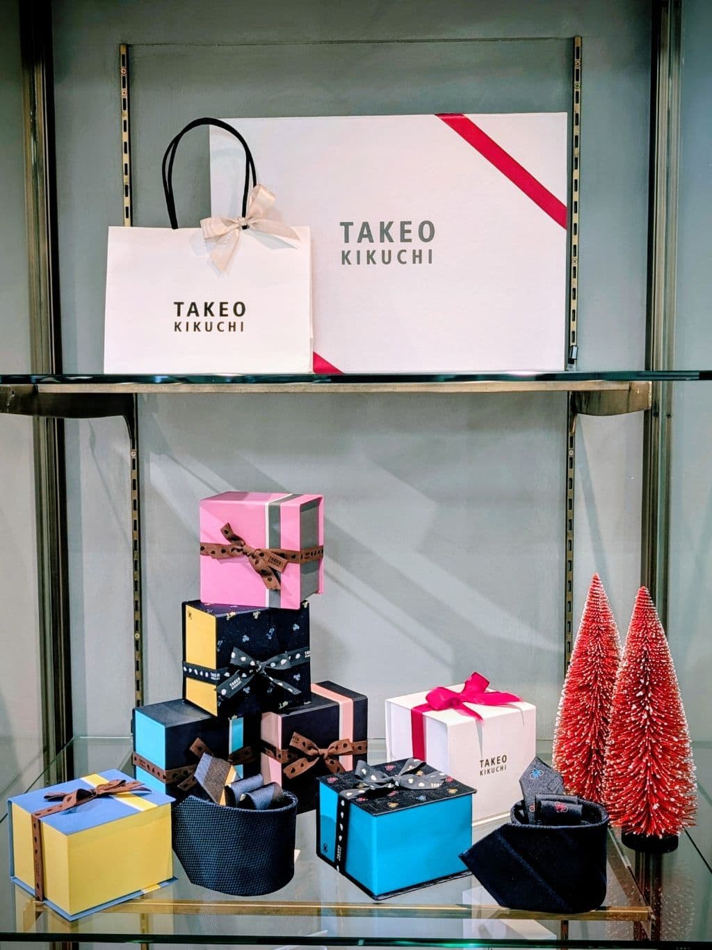 yasuさんの「TAKEO KIKUCHI｜【BOXセット】クラシックシャドーストライプ ネクタイ＆タイバー」を使ったコーディネート