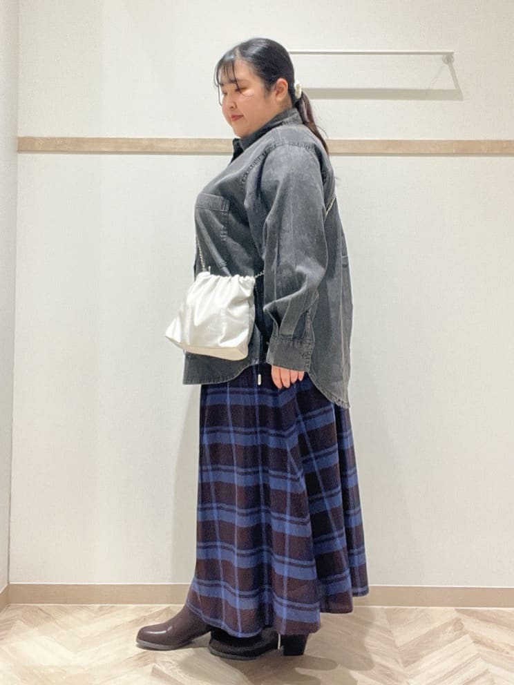 ゆめさんの「SHOO･LA･RUE｜【S-LL】こなれ感をプラスする BIGポケットデニムシャツ」を使ったコーディネート