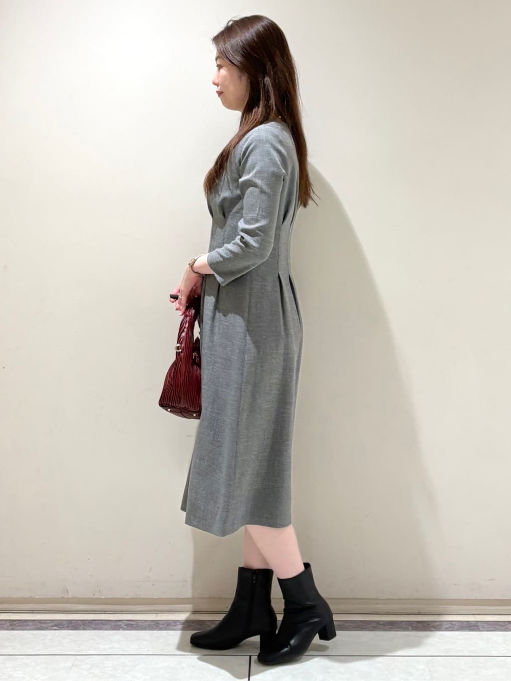 sakiさんの「COUP DE CHANCE｜【手洗い可／日本製】タックデザインワンピース」を使ったコーディネート