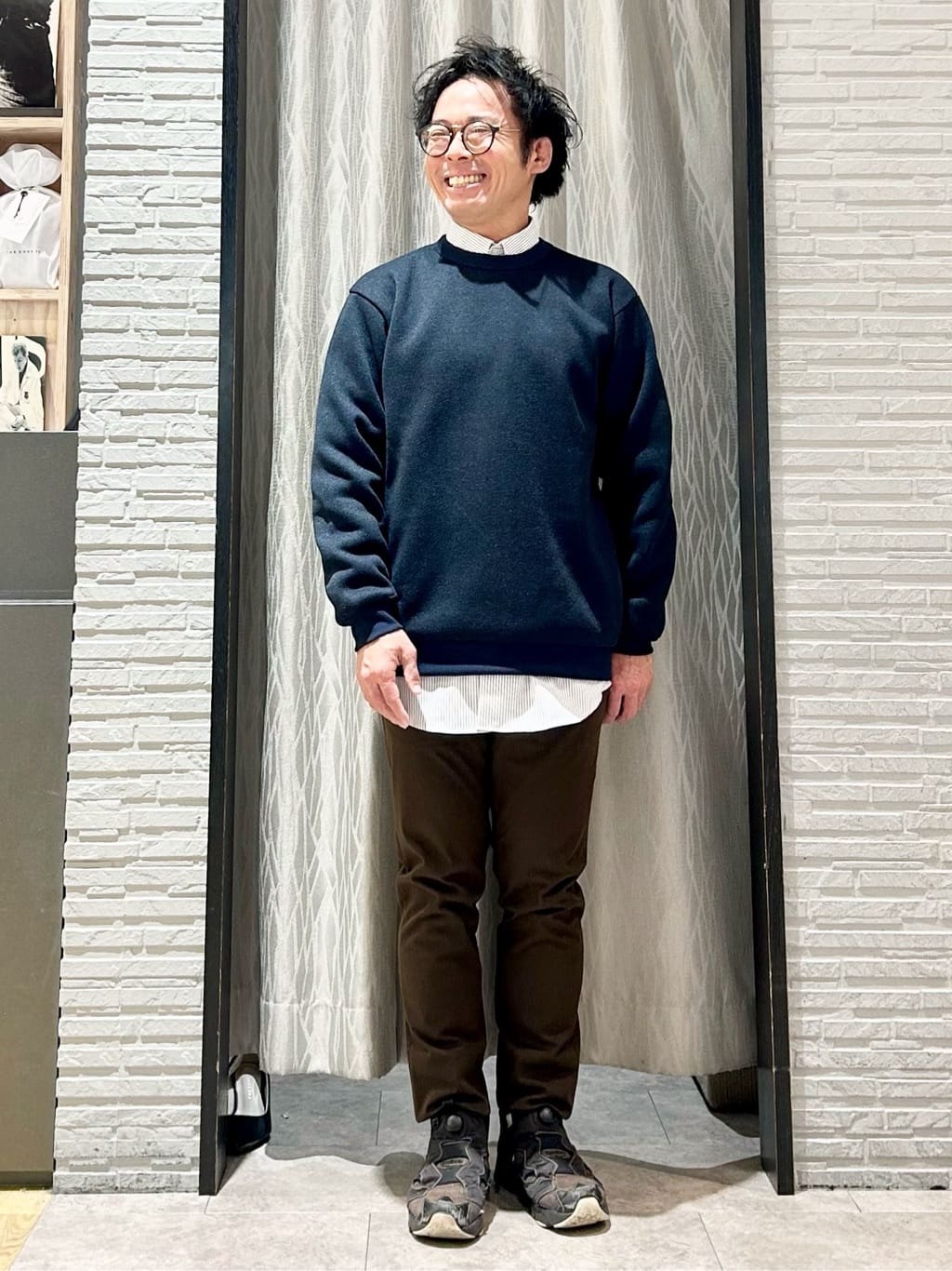 KENJI Iさんの「THE SHOP TK｜【裏起毛で暖かい】レトロフリーススウェット 洗濯機OK」を使ったコーディネート