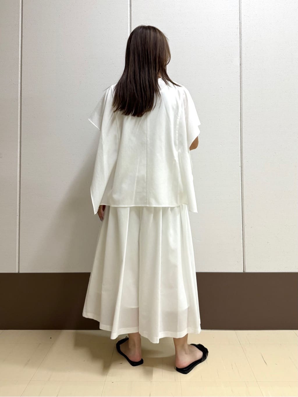 mamiさんの「INDIVI｜【体型カバー】スクエアブラウス」を使ったコーディネート