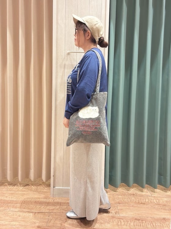 タガさんの「SHOO･LA･RUE｜グラフィックアソート ベーシックロンT」を使ったコーディネート