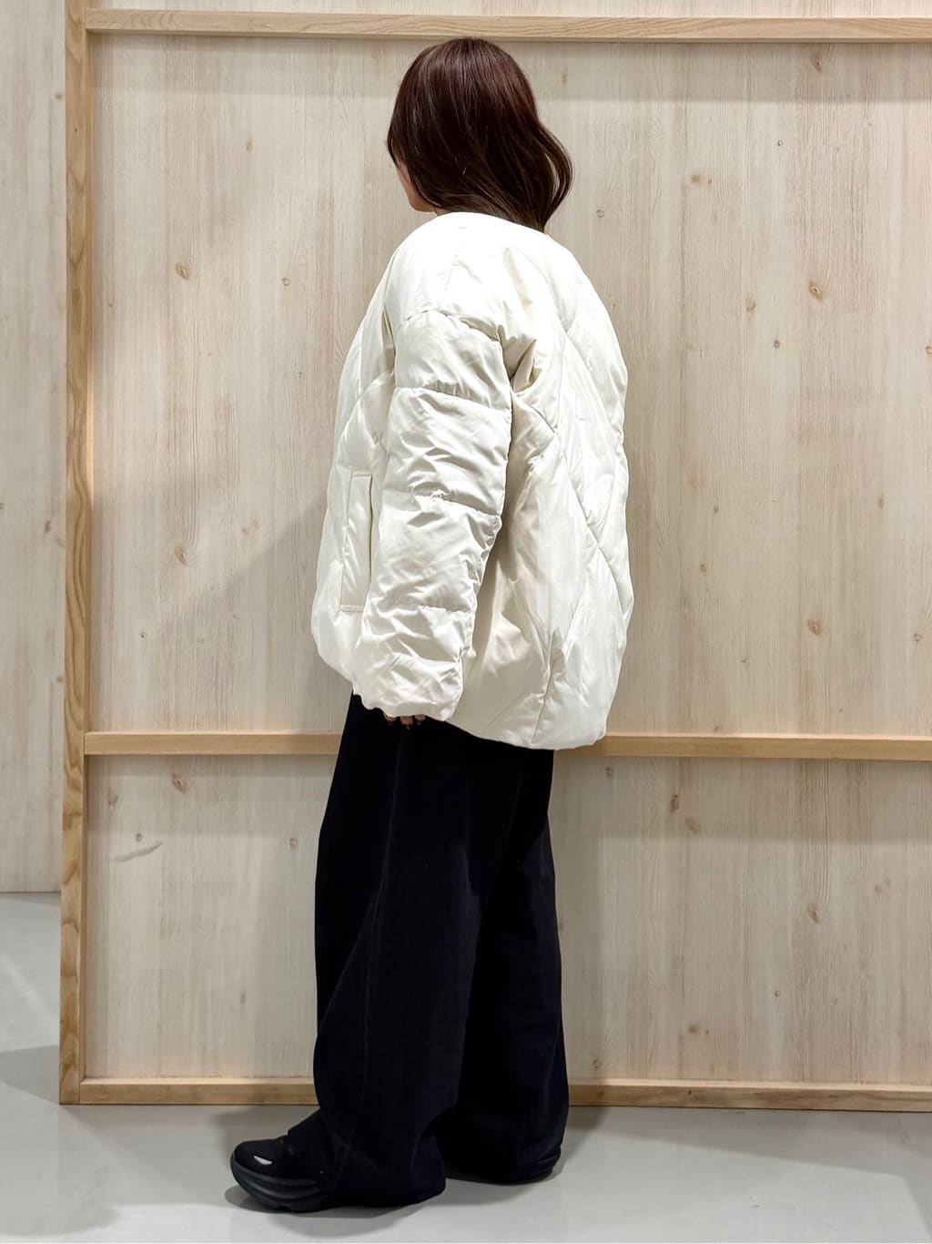 nanaさんの「THE SHOP TK｜きれいめにもカジュアルにも ノーカラーキルトジャケット」を使ったコーディネート