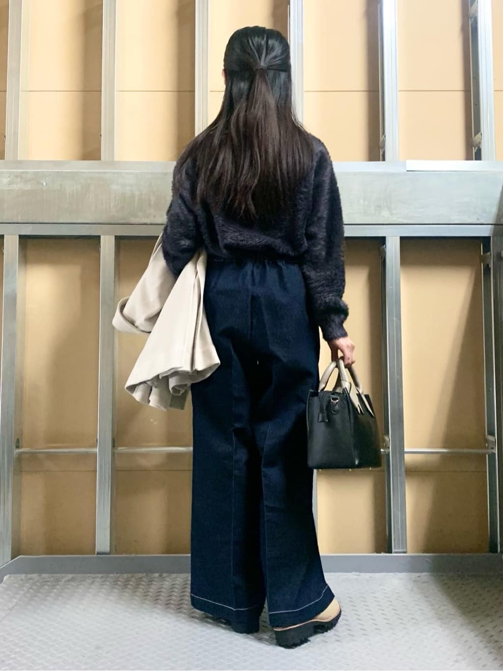 sahoさんの「THE SHOP TK｜クラシカルな装い ウールライクスタンドカラーコート」を使ったコーディネート