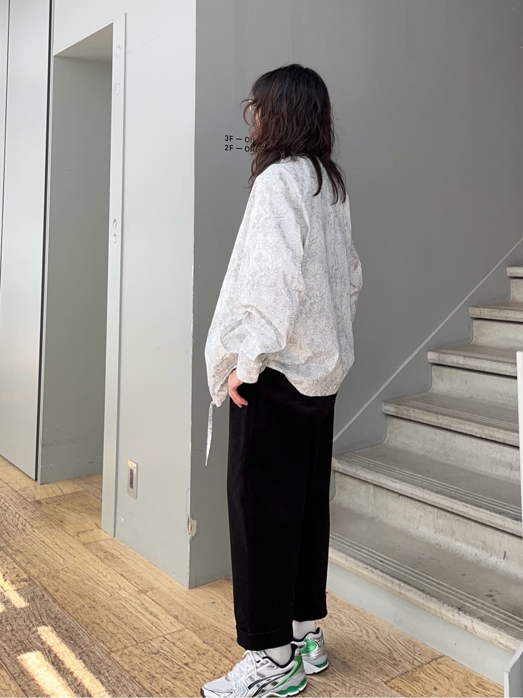 神野（jinno）さんの「TAKEO KIKUCHI｜【Sサイズ～】コーデュロイペグトップパンツ」を使ったコーディネート