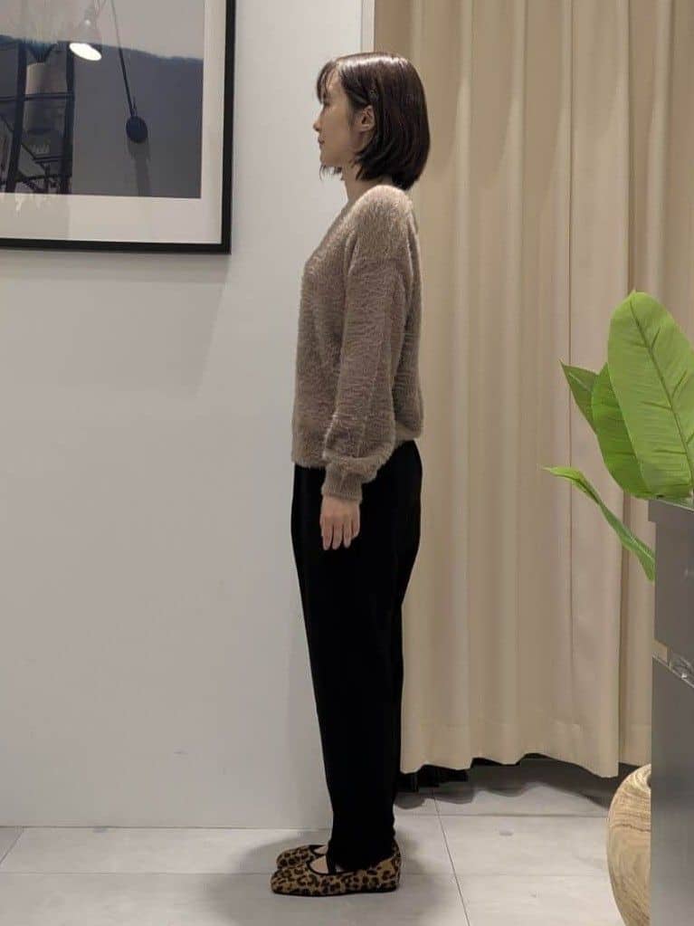 なめさんの「THE SHOP TK｜【華やかで柔らか】ふわふわフェザーニット/洗える・前後2WAY」を使ったコーディネート