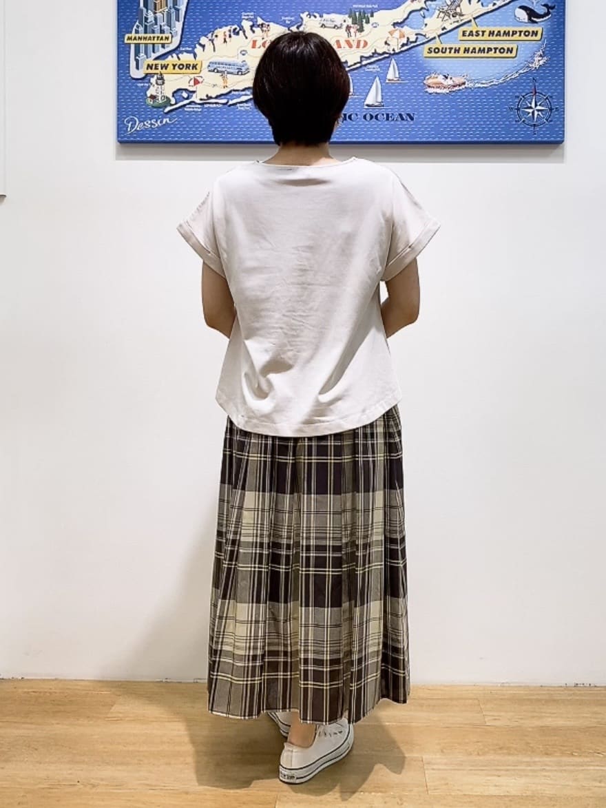 Hamaさんの「Dessin｜【二の腕カバー／UVカット】ロールアップスリーブ裾ギャザーカットソー」を使ったコーディネート