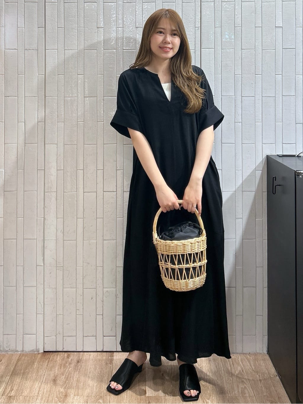 Risaさんの「OPAQUE.CLIP｜レーヨン麻キーネックワンピース【洗える】」を使ったコーディネート