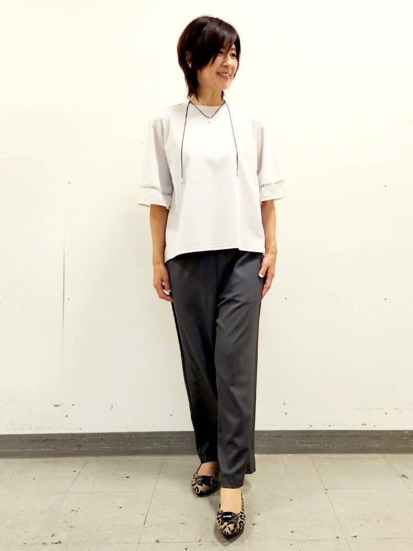 mayumayuさんの「Reflect｜【E‐QUALITY／体型カバー】シアー&times;レースデザインプルオーバー」を使ったコーディネート
