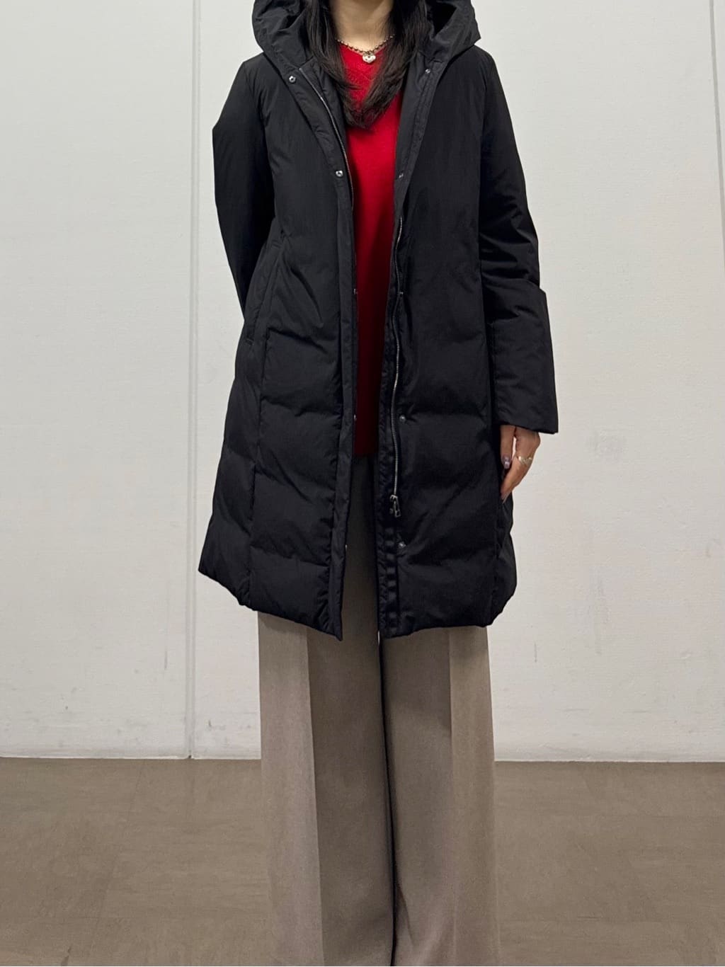 mizukiさんの「INDIVI｜【撥水／洗える】ステッチレス ロングダウンコート」を使ったコーディネート