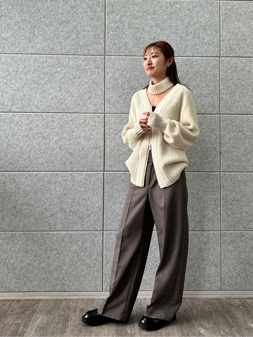 harunaさんの「CODE A｜dual form zip knit」を使ったコーディネート