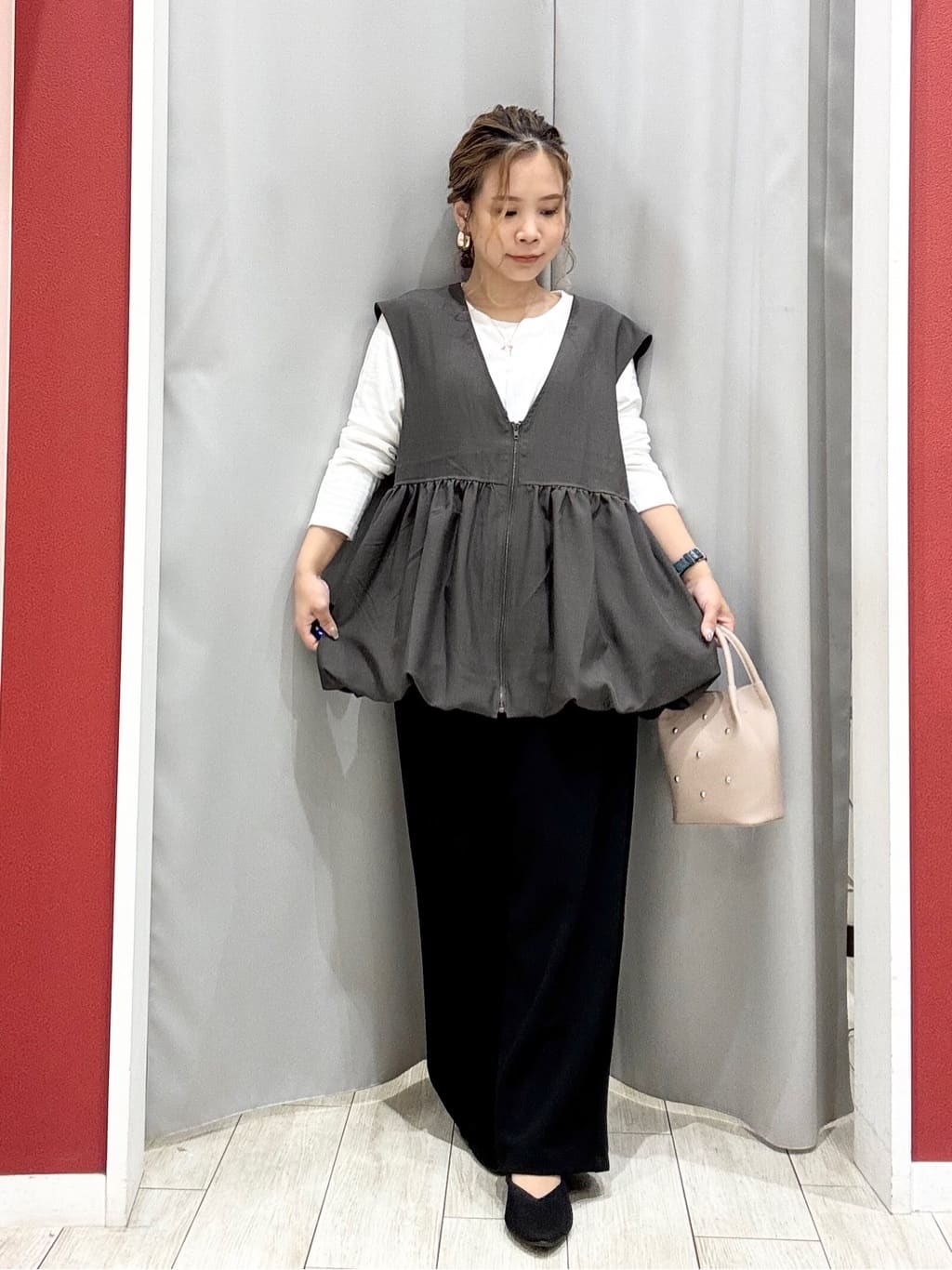shioさんの「SHOO･LA･RUE｜【S-LL】美シルエット 裾バルーンシルエットジレ」を使ったコーディネート