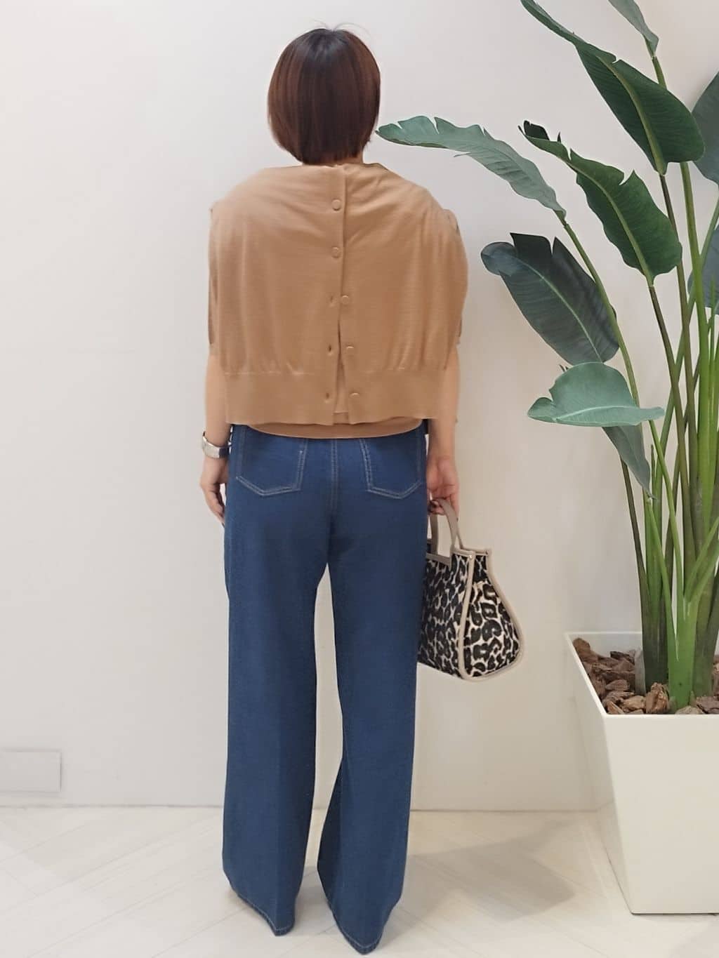 s u g iさんの「UNTITLED｜【グレー/ブルー/ジーンズ】ソフトワイドデニムパンツ」を使ったコーディネート