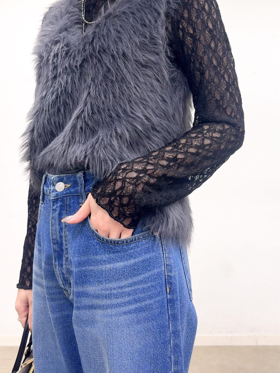 𝐜𝐡𝐢𝐤𝐚さんの「SHOO･LA･RUE｜【S-LL】上品なレースハイネックトップス」を使ったコーディネート