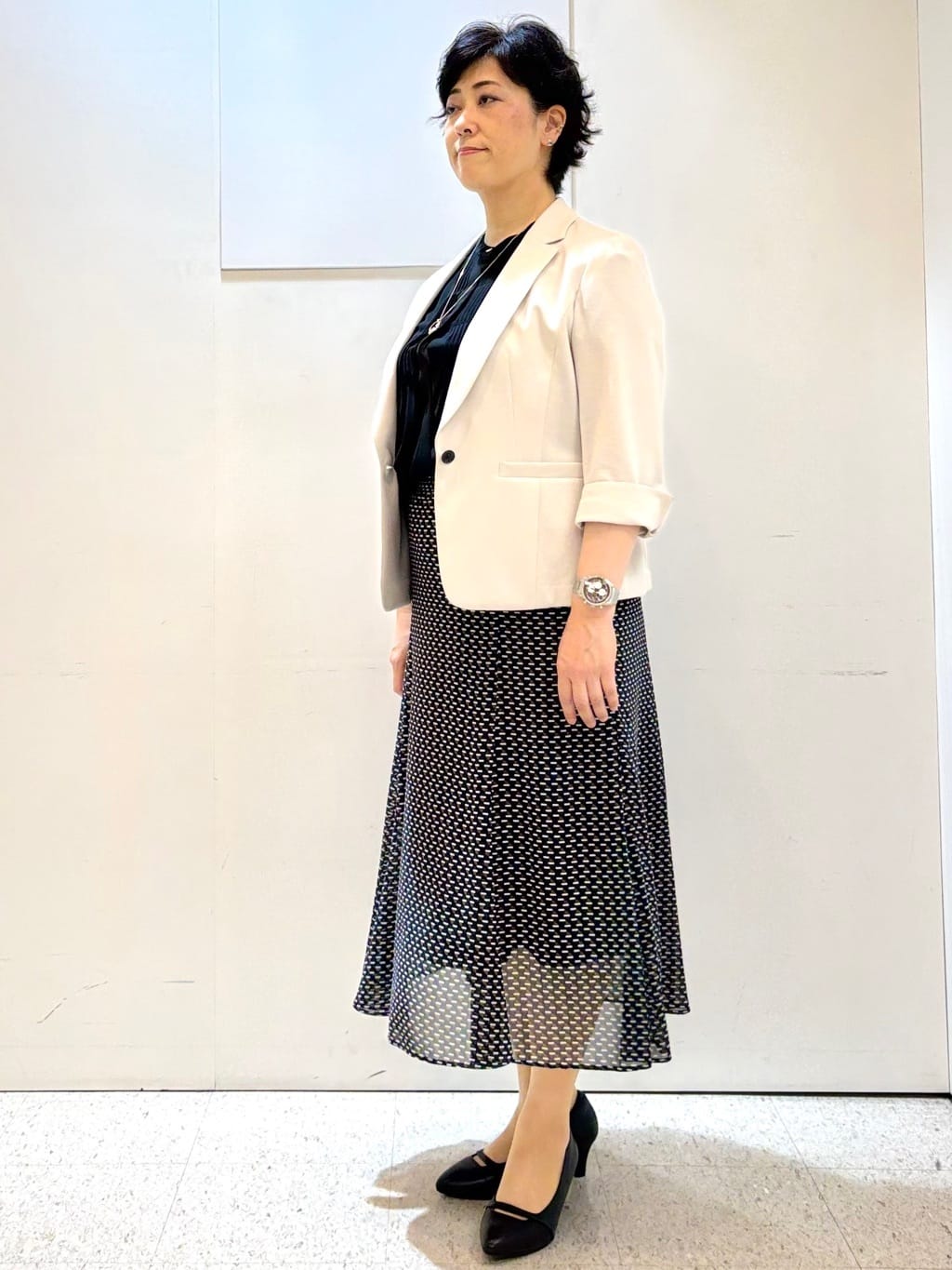 ヤスコさんの「Reflect｜【インナーに◎／すっきり見え！長め丈】タックデティールブラウス」を使ったコーディネート