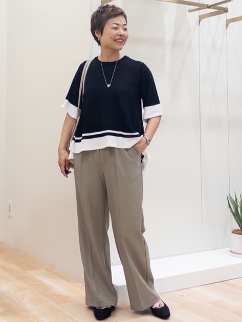 シュウコさんの「grove｜【二の腕/体型カバー】メリハリシルエットが叶うシャーリングブラウス」を使ったコーディネート