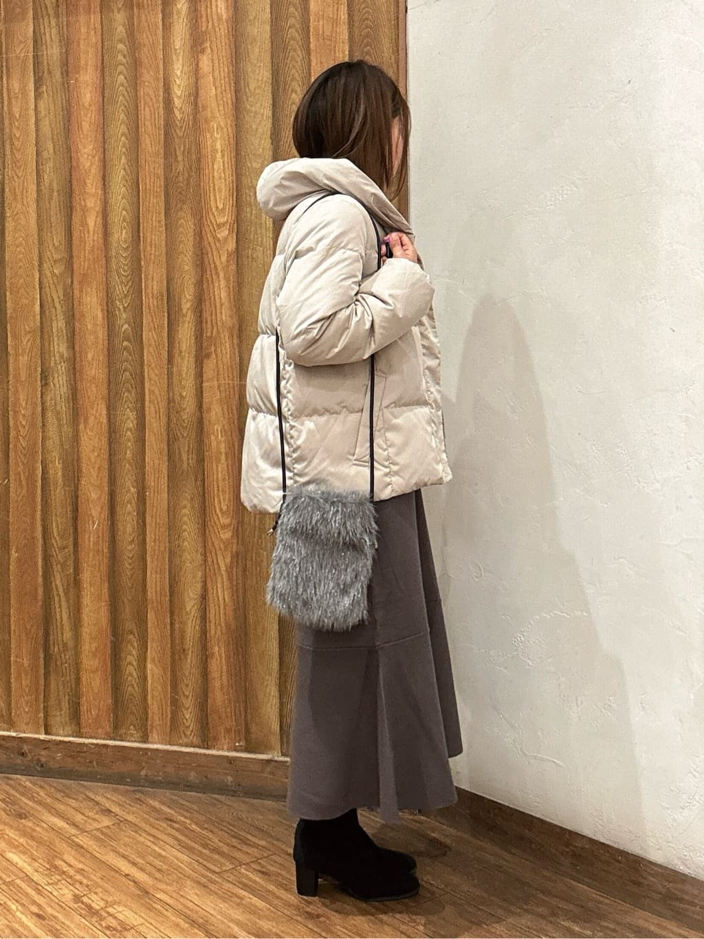 saaさんの「SHOO･LA･RUE｜【洗濯機可/S-LL】スタイルがすっきりに見える 裾マーメイドニットワンピース」を使ったコーディネート