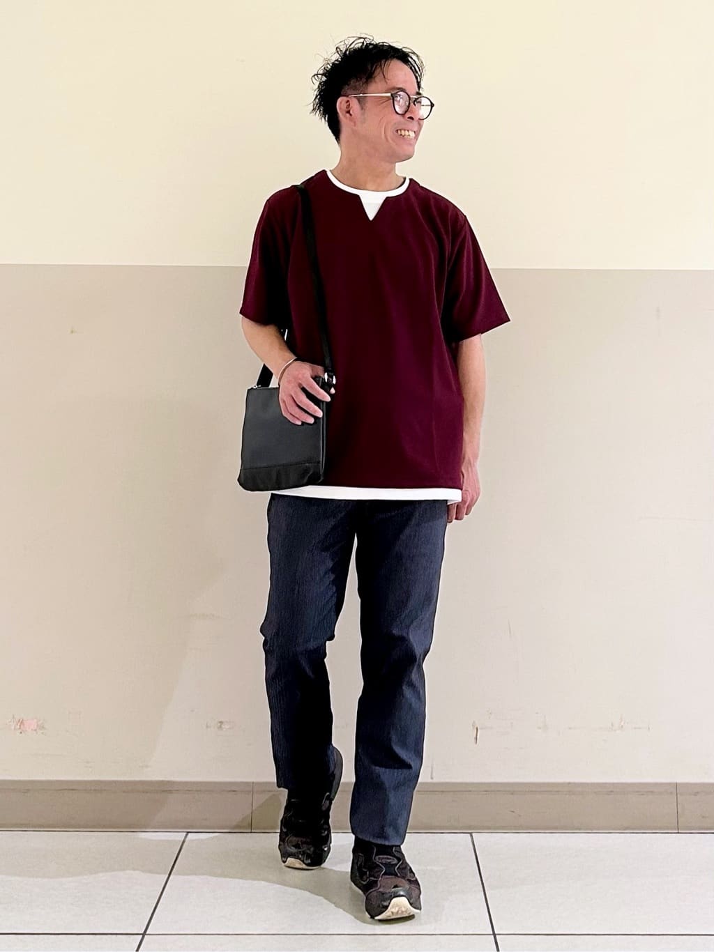 KENJI Iさんの「THE SHOP TK｜ツイルキーネック半袖Tシャツ」を使ったコーディネート