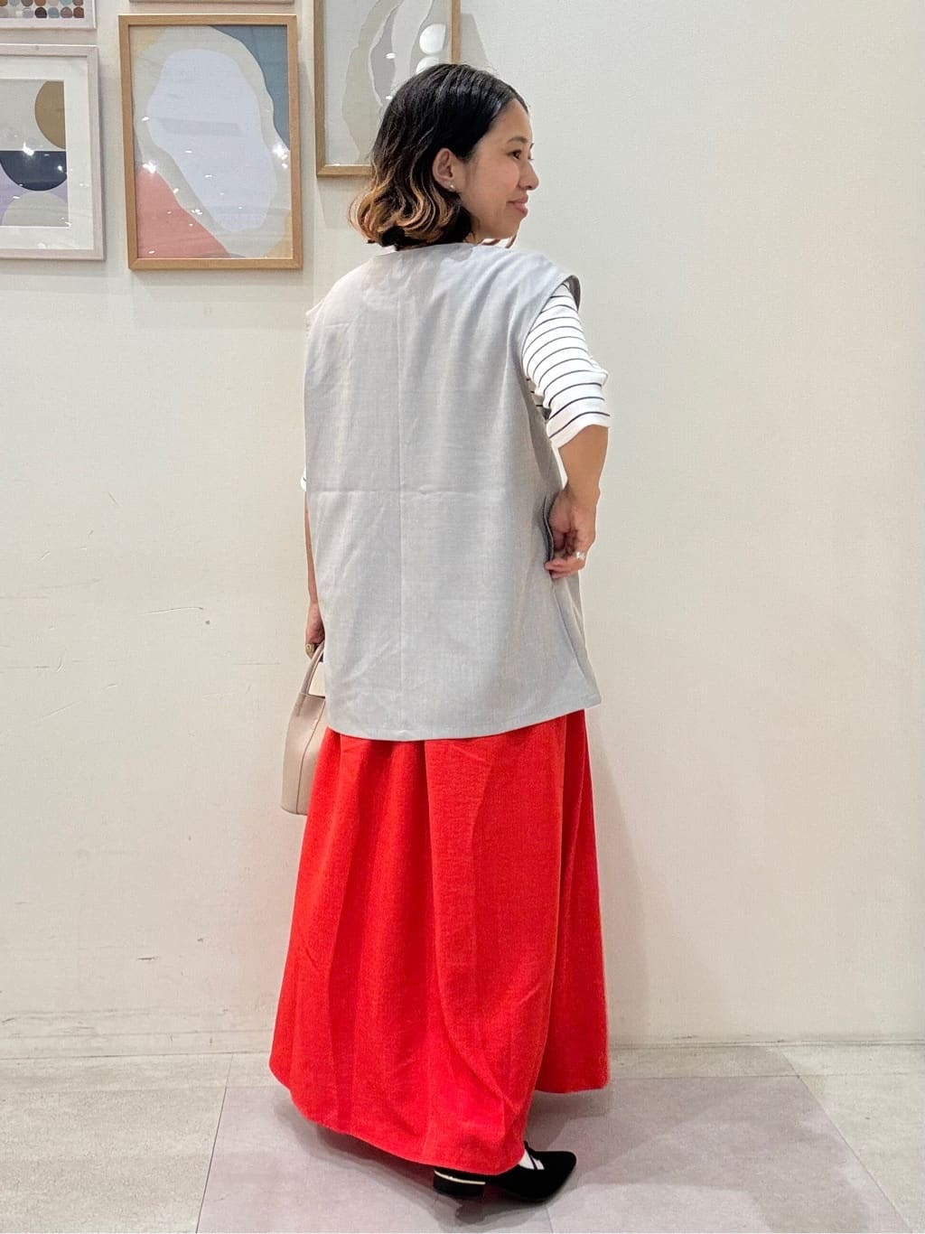 たけぴさんの「SHOO･LA･RUE｜【S-LL/セットアップ可/洗濯後しわになりにくい】ダブルベスト」を使ったコーディネート