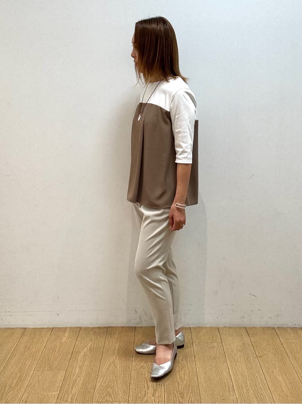 mikkoさんの「INDIVI｜【セットアップ可能】ビスチェレイヤード風トップス」を使ったコーディネート