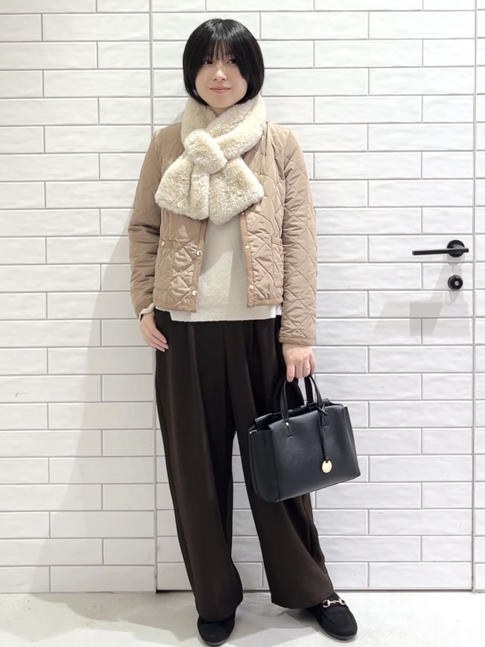 しおりさんの「OPAQUE.CLIP｜ペプラムニット【洗濯機OK】」を使ったコーディネート